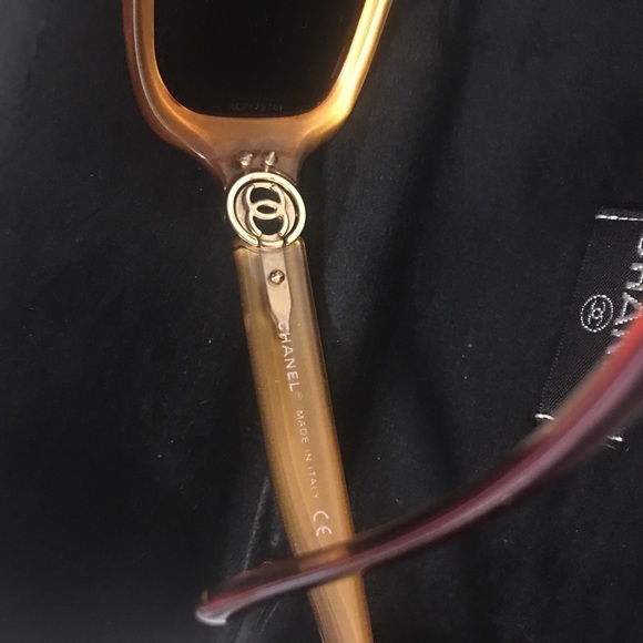 Chanel logos original with code sunglasses with case only. - Picture 3 of 13